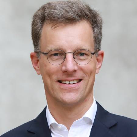 Dr. Bernd Rolinck
