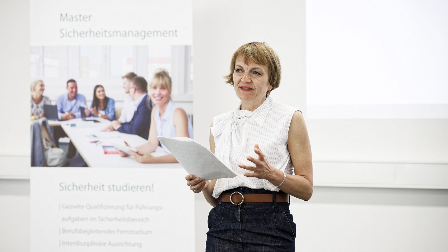 Begrüßung durch Prof. Dr. Anna Daun, Studiengangsleitung Master Sicherheitsmanagement